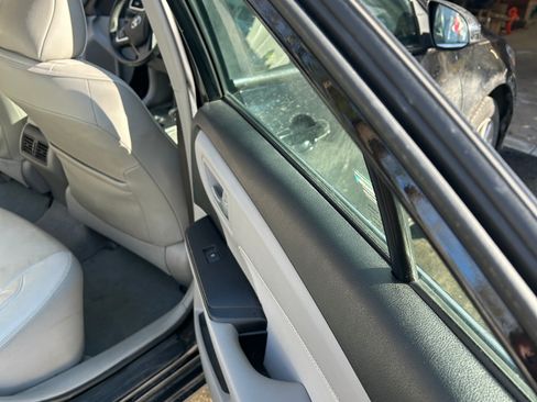 Used 2017 Toyota Camry XLE w/ Moonroof Package image 15