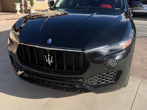 Used 2017 Maserati Levante S image 4