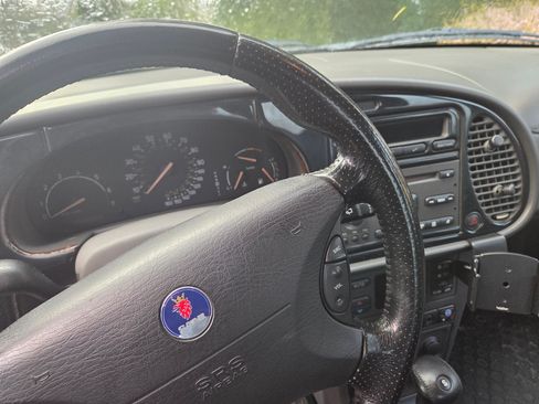 Used 2002 Saab 9-3 SE image 8