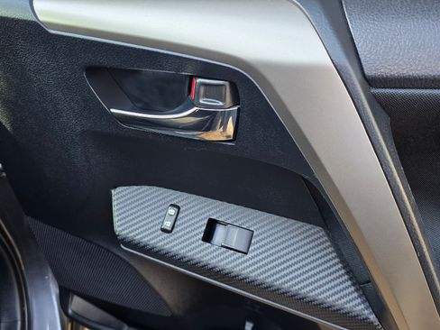 Used 2015 Toyota RAV4 XLE image 19