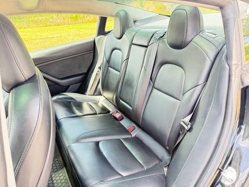 Used 2022 Tesla Model 3 image 12