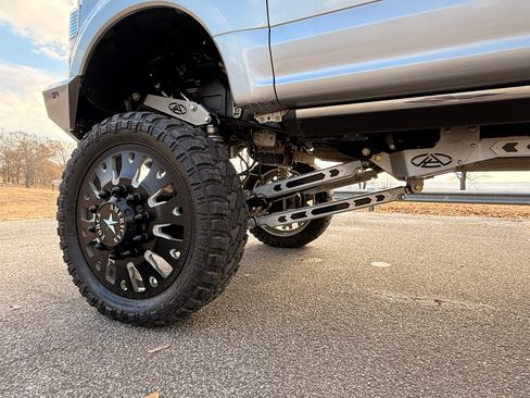 Used 2020 Ford F350 Limited image 12