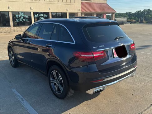 Used 2019 Mercedes-Benz GLC 300 image 4
