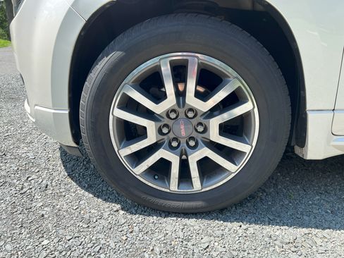 Used 2013 GMC Acadia Denali image 19