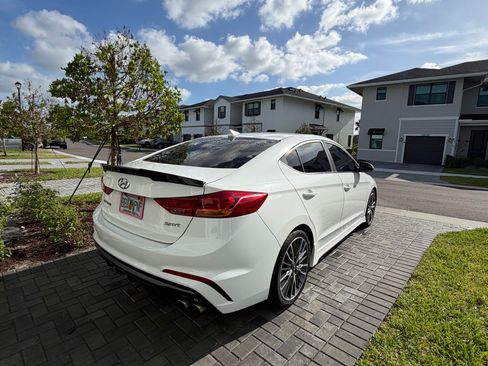 Used 2018 Hyundai Elantra Sport image 13