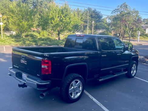 Used 2015 GMC Sierra 2500 SLT w/ Duramax Plus Package AWD/4WD image 5
