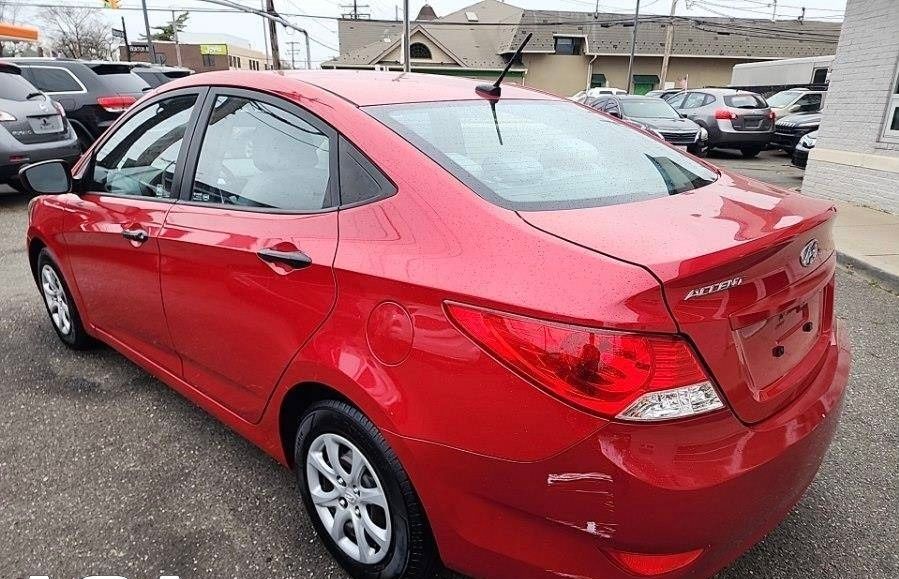 Used 2012 Hyundai Accent GLS FWD image 4