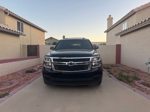 Used 2018 Chevrolet Tahoe LT image 2