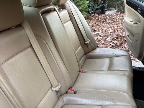 Used 2010 Hyundai Genesis 4.6 image 15