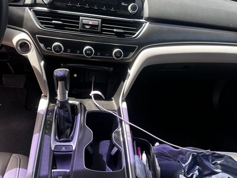 Used 2018 Honda Accord LX image 11