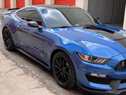 Used 2019 Ford Mustang Shelby GT350 w/ Technology Package RWD image 14