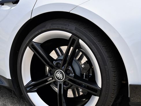 Used 2020 Porsche Taycan 4S AWD/4WD image 17
