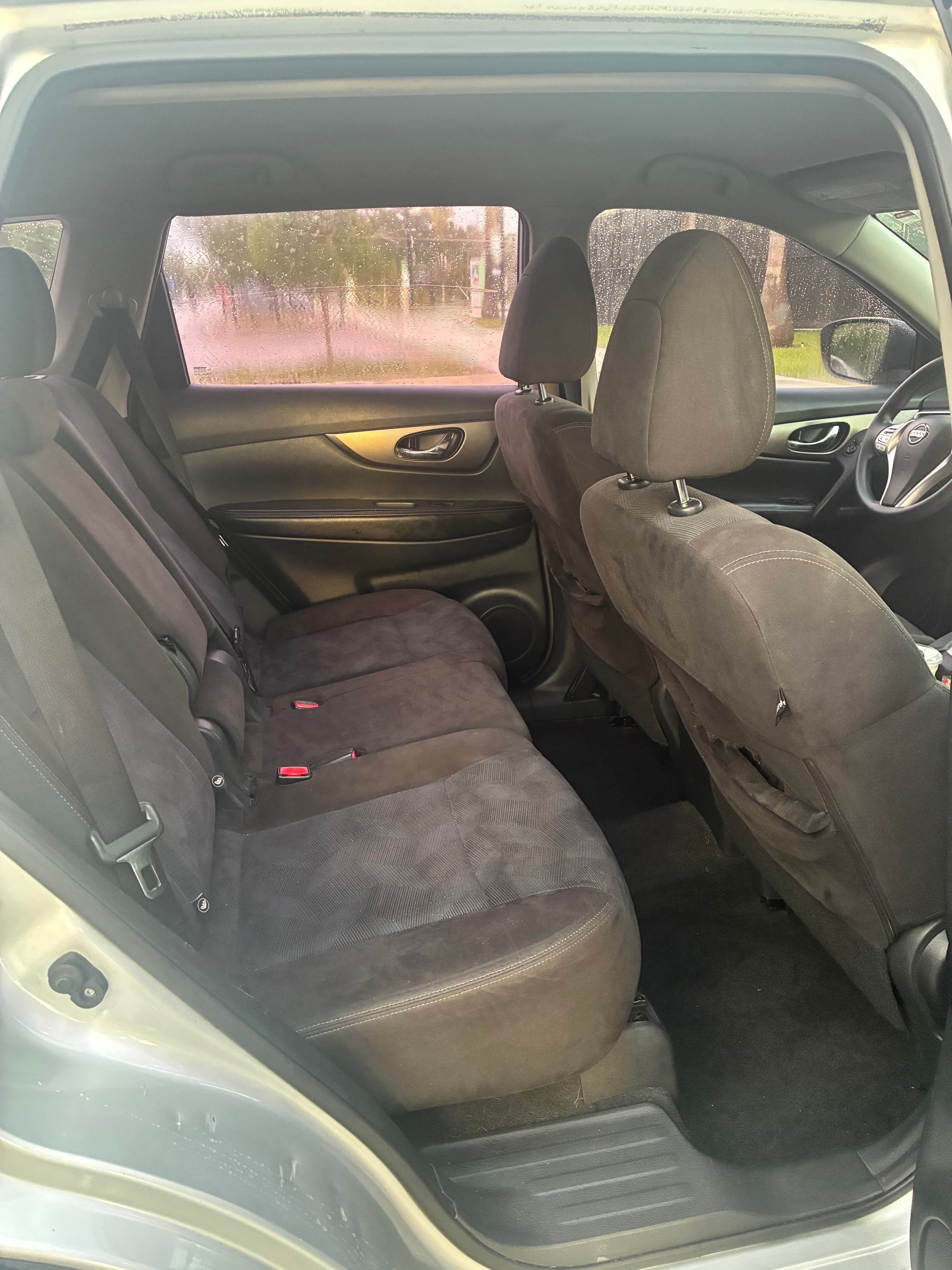 Used 2015 Nissan Rogue S FWD image 4