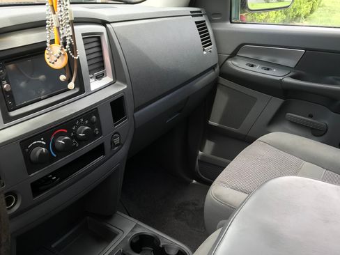 Used 2007 Dodge Ram 2500 Truck SLT AWD/4WD image 6