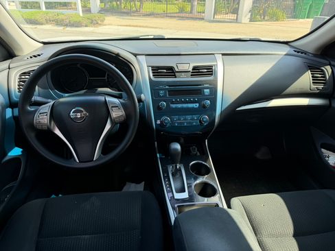 Used 2014 Nissan Altima 2.5 S FWD image 9