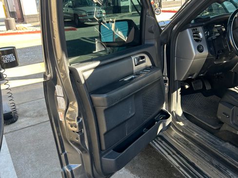 Used 2015 Ford Expedition EL XLT image 8