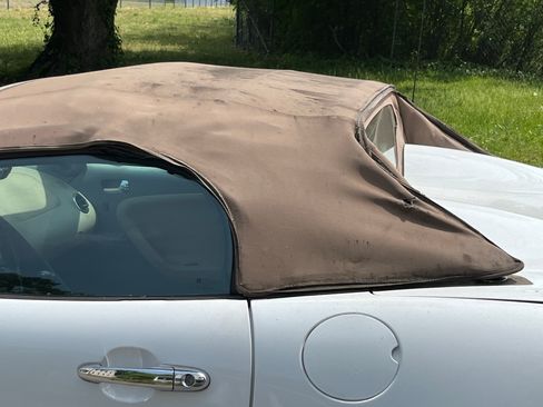 Used 2007 Pontiac Solstice Convertible w/ Premium Package RWD image 10