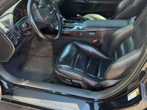 Used 2005 Chevrolet Corvette Convertible w/ Preferred Equipment Group RWD image 6
