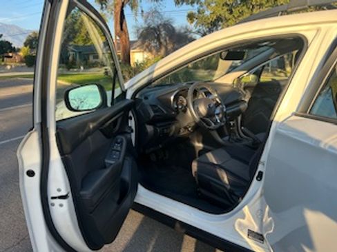 Used 2019 Subaru Crosstrek 2.0i Premium image 6