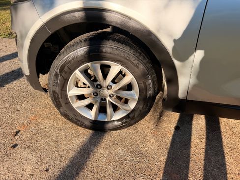 Used 2017 Kia Sorento LX image 15