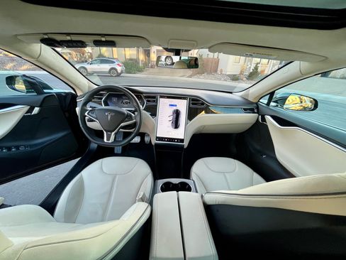 Used 2012 Tesla Model S Signature Performance image 13