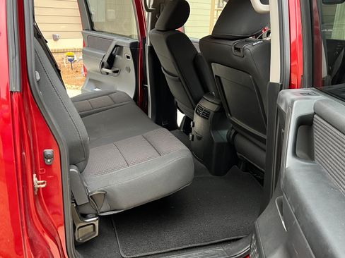 Used 2013 Nissan Titan SV w/ SV Premium Utility Pkg image 8