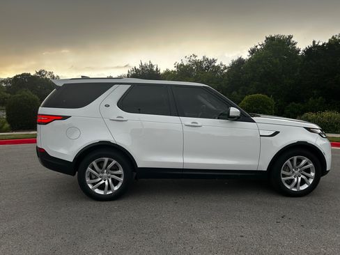 Used 2018 Land Rover Discovery HSE image 6