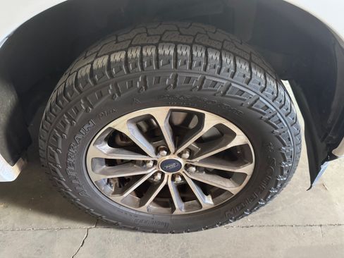 Used 2018 Ford F150 XLT w/ Equipment Group 302A Luxury RWD image 10