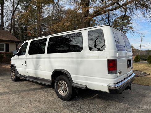 Used 2003 Ford E-350 and Econoline 350 XLT image 4