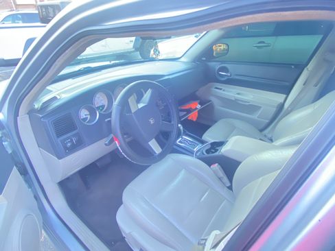 Used 2005 Dodge Magnum SE image 4