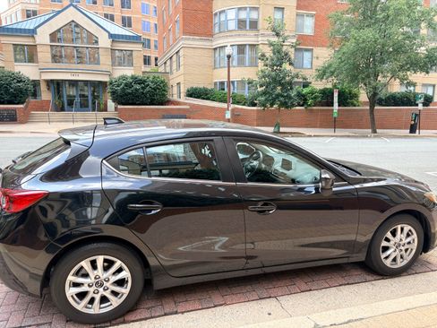 Used 2015 MAZDA MAZDA3 i Grand Touring FWD image 2