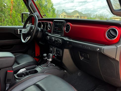 Used 2020 Jeep Wrangler Unlimited Rubicon w/ Dual Top Group image 11