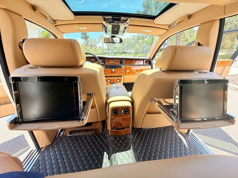 Used 2009 Rolls-Royce Phantom Sedan RWD image 6