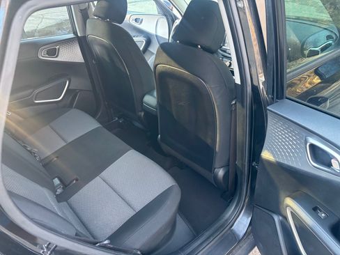 Used 2020 Kia Soul LX image 12