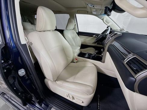 Used 2021 Lexus GX 460 Premium w/ Premium Package image 30