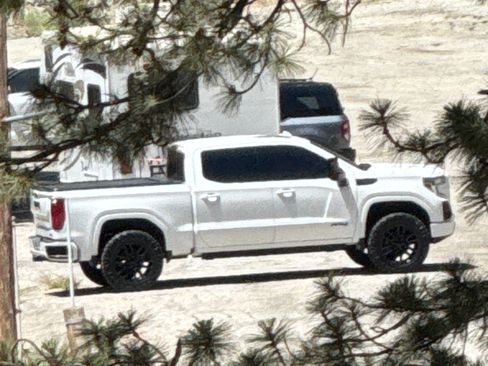 Used 2020 GMC Sierra 1500 AT4 w/ AT4 Premium Package image 27