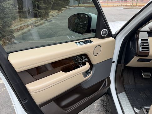 Used 2021 Land Rover Range Rover P525 Westminster Edition image 14