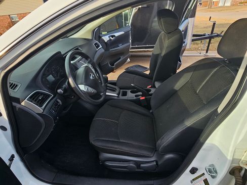 Used 2016 Nissan Sentra S image 6