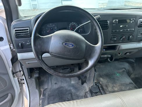 Used 2006 Ford F250 XL image 11
