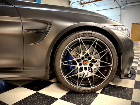 Used 2019 BMW M4 Coupe w/ Competition Package image 14