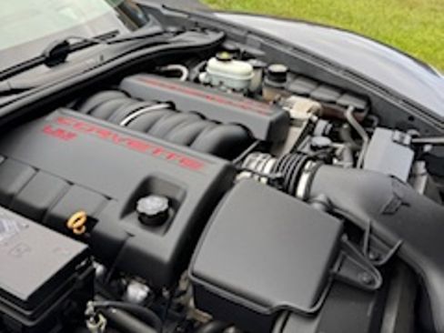 Used 2010 Chevrolet Corvette Coupe w/ Preferred Equipment Group image 26