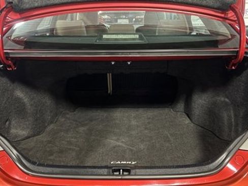 Used 2013 Toyota Camry LE image 5