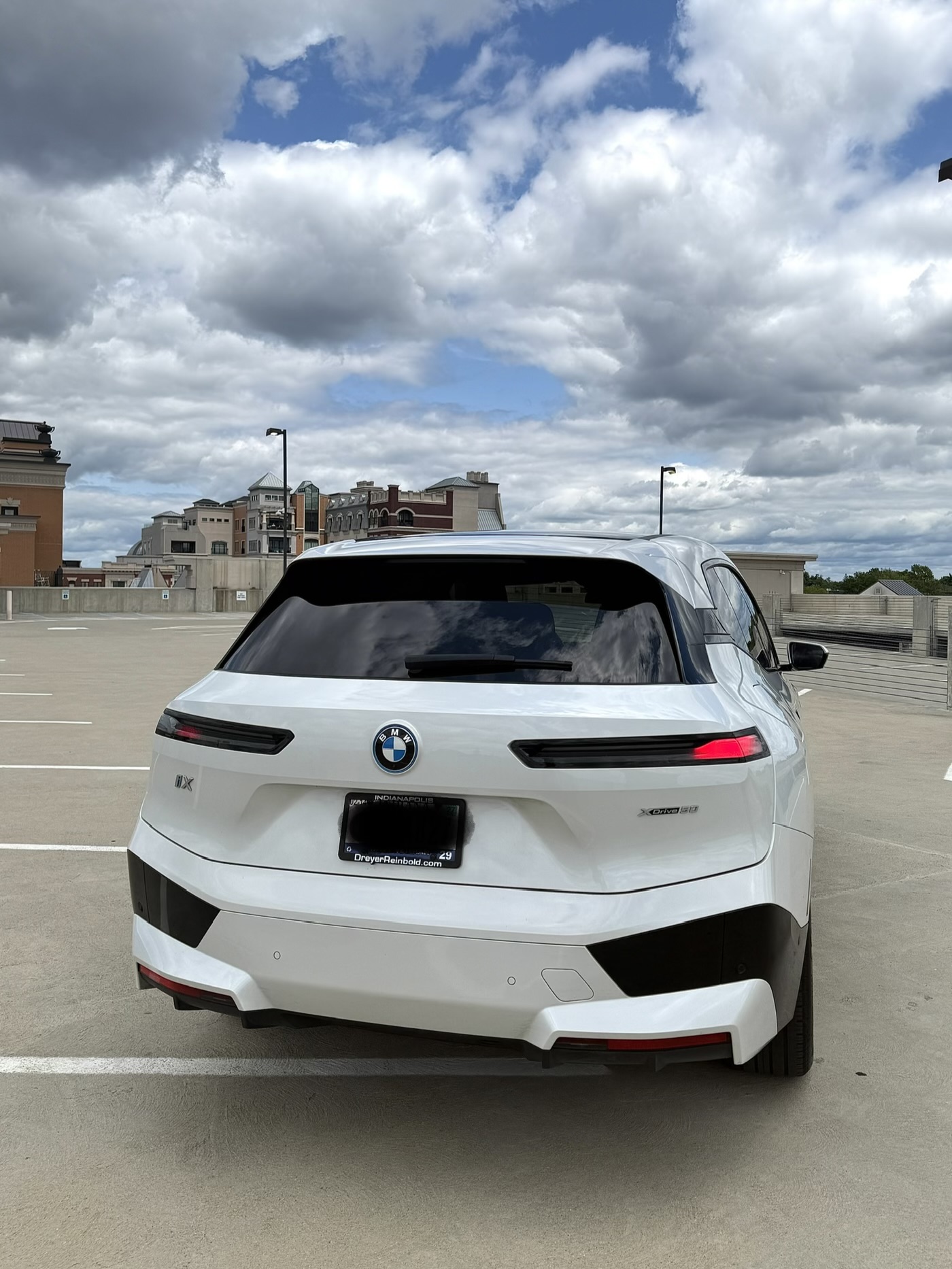 Used 2023 BMW iX xDrive50 w/ Sport Package AWD/4WD image 6
