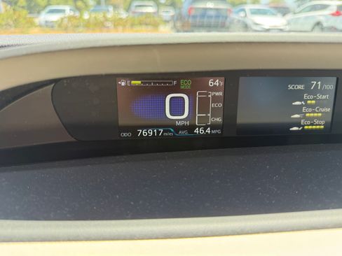 Used 2018 Toyota Prius Two w/ Prius Two Safety Plus Package FWD image 9