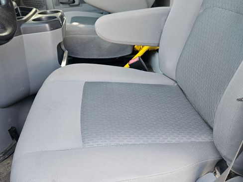 Used 2016 Ford E-450 and Econoline 450 Super Duty w/ Exterior Upgrade Package image 9