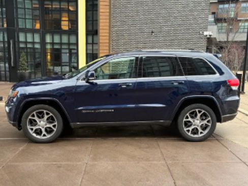Used 2018 Jeep Grand Cherokee Limited image 4