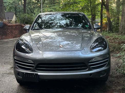 Used 2014 Porsche Cayenne Diesel w/ Comfort Plus Package AWD/4WD image 1