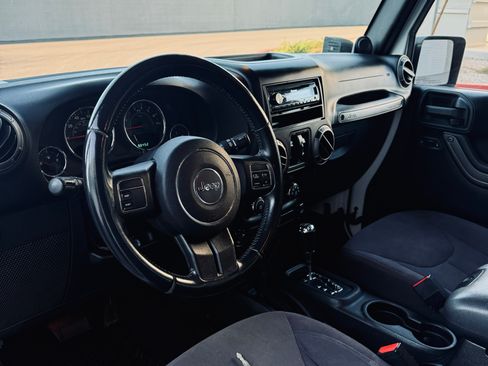 Used 2013 Jeep Wrangler Unlimited Sport image 13