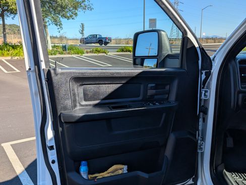 Used 2023 RAM 2500 Tradesman w/ Chrome Appearance Group image 6