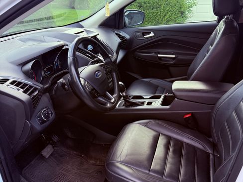 Used 2017 Ford Escape Titanium AWD/4WD image 6